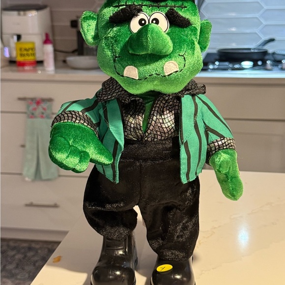 1990’s Singing Frankenstein 🎃🎶 - Picture 4 of 6
